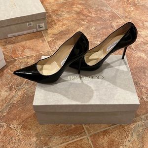 JIMMY CHOO patent leather pump